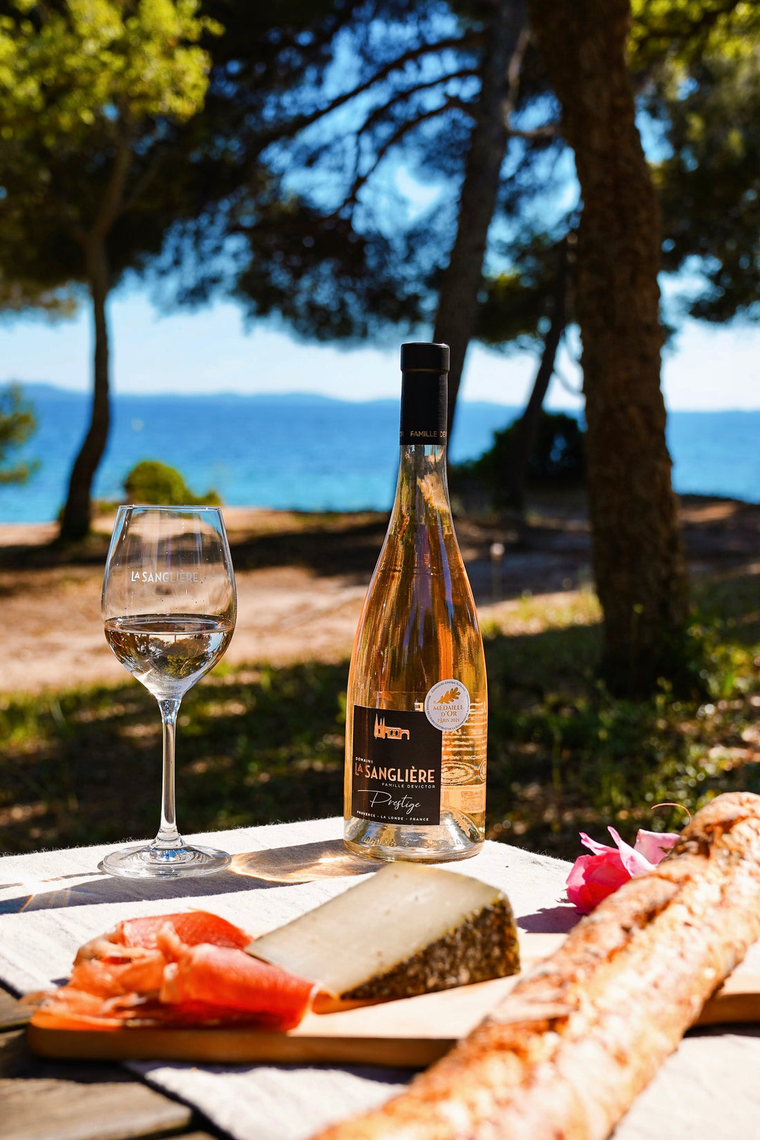 Dégustation Vin Rosé Prestige AOP La Londe La Sanglière bord de mer à Bormes