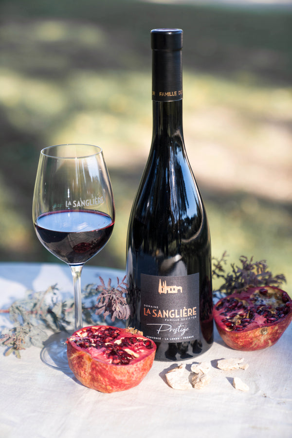 Bouteille de vin rouge Prestige, AOP Côtes de Provence La Londe, un vin équilibré, structuré et certifié Bio.